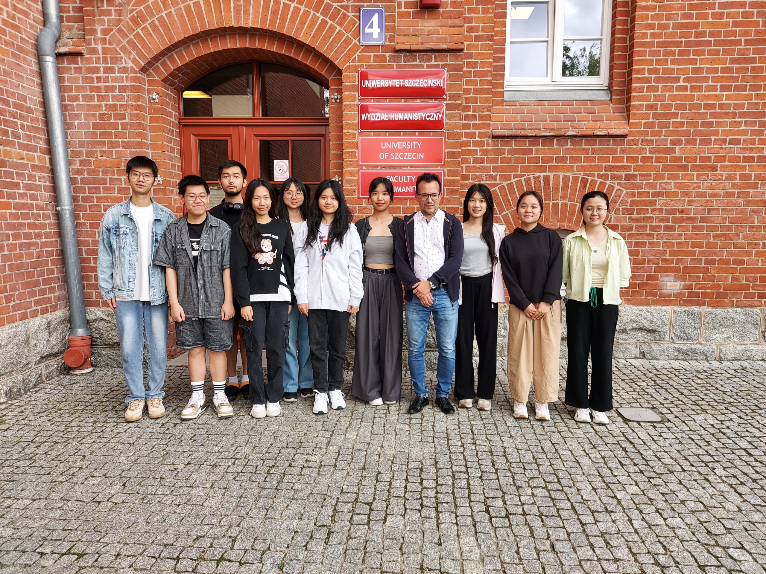 Wizyta studentów germanistyki z Guangdong University of Foreign Studies w Kantonie na Wydziale Humanistycznym